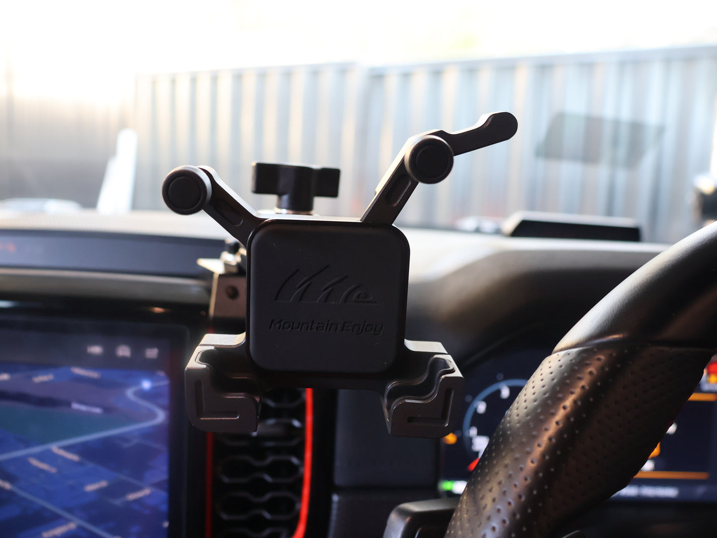 The Lux Hub – Heavy-Duty Central Control Mobile Phone Holder for Ford Next Generation 2022+