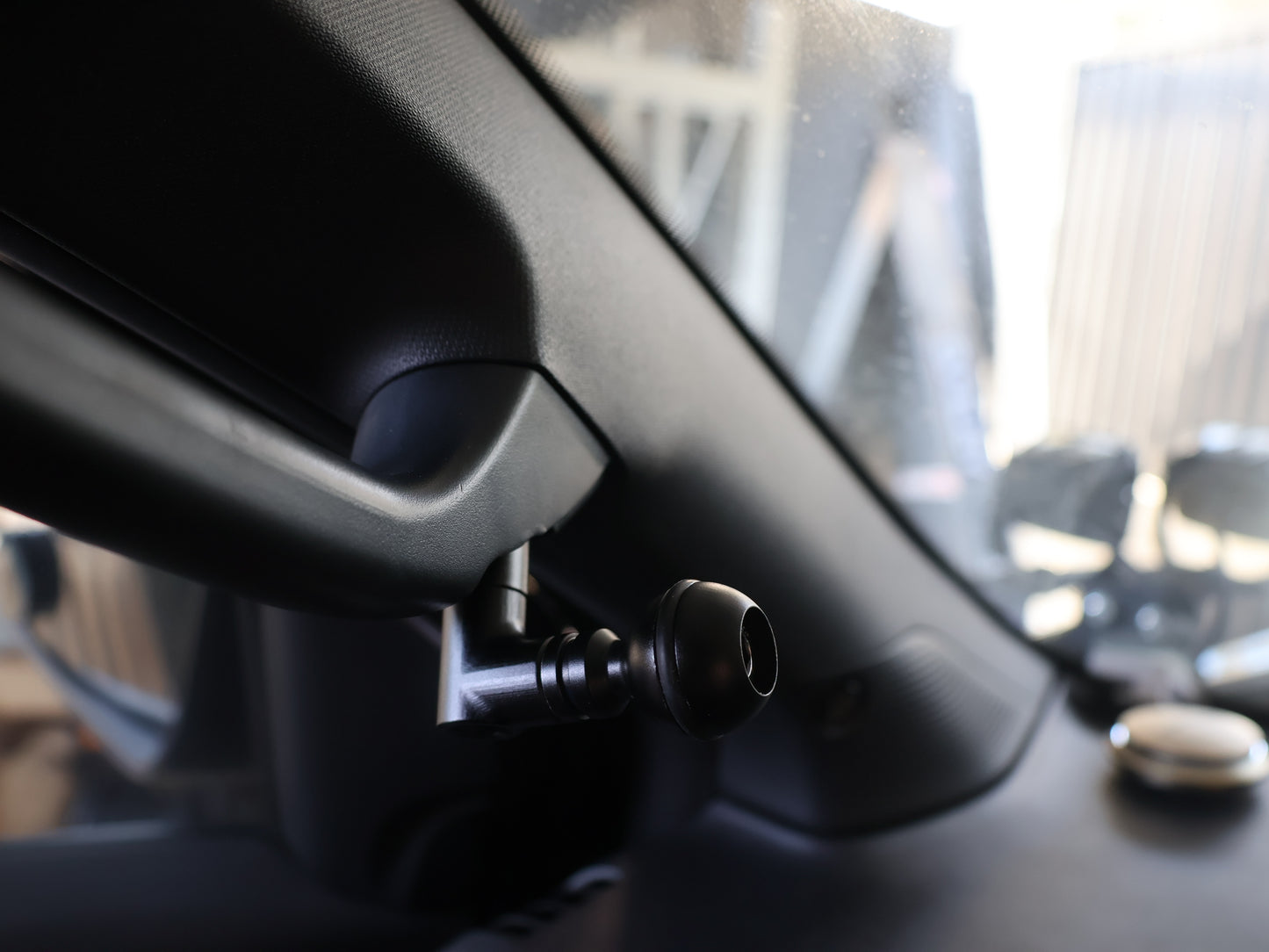 The Lux Hub – Heavy-Duty A-Pillar Mobile Phone Holder for Ford Next Generation 2022+
