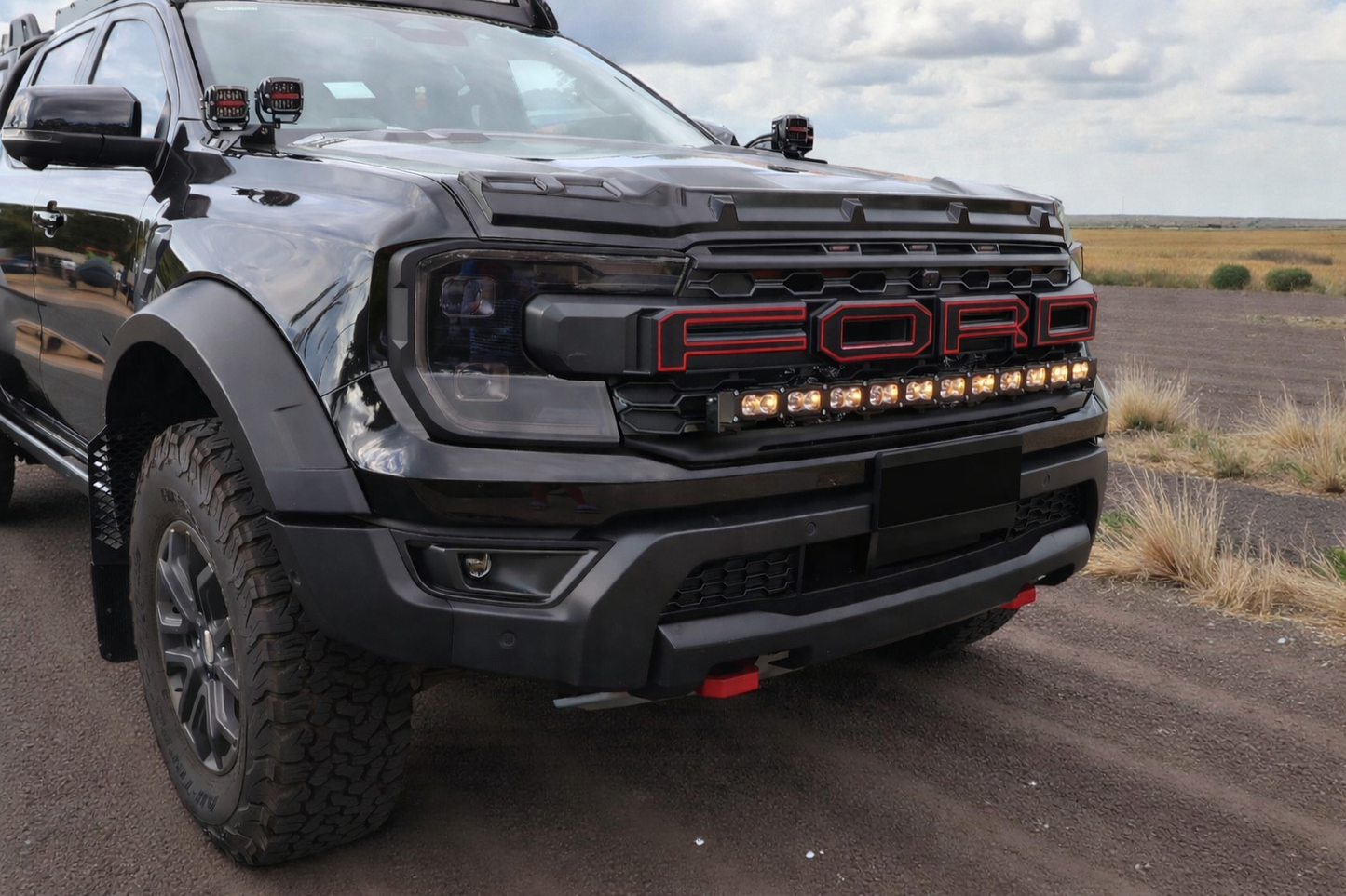 LuxLED™ 40” Curved LED Light Bar (Amber DRL + White High Beam) suits Ranger Raptor 2022+