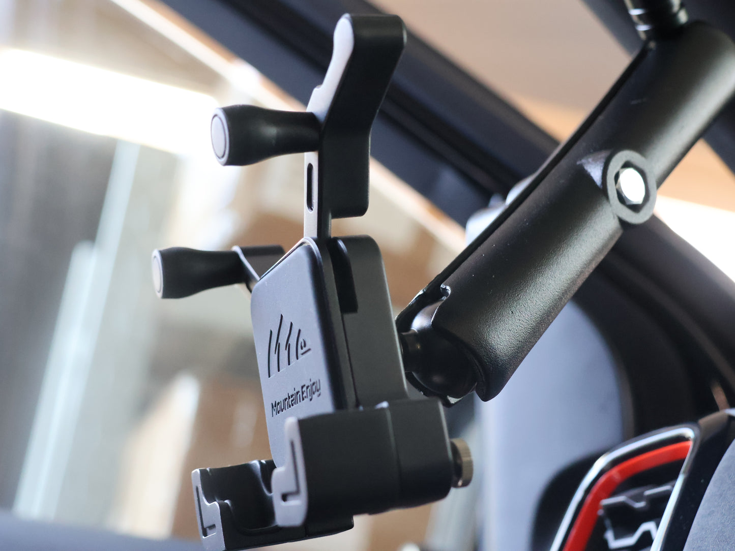 The Lux Hub – Heavy-Duty A-Pillar Mobile Phone Holder for Ford Next Generation 2022+